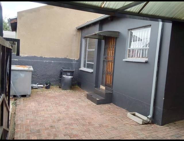 2 BEDROOM HOUSE FOR SALE IN FLEURHOF